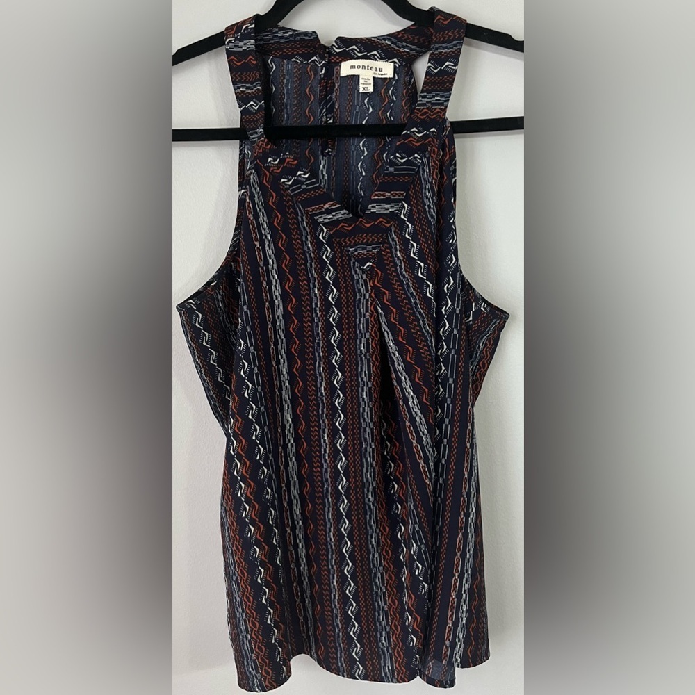Monteau Aztec stripped women’s XL sleeveless navy/red top w/ peek hole back
